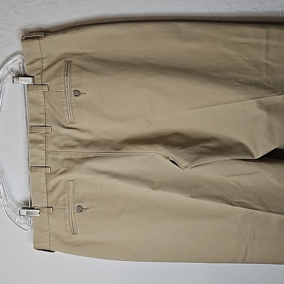 LL Bean Classic Fit Chinos size 42x32 - Picture 7 of 9